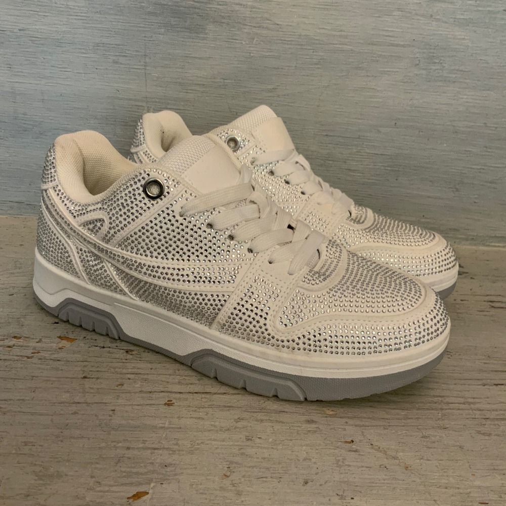 Yoki White Silver Tone Rhinestone Bedazzled Low Top Fashion Sneakers Size 8 GC